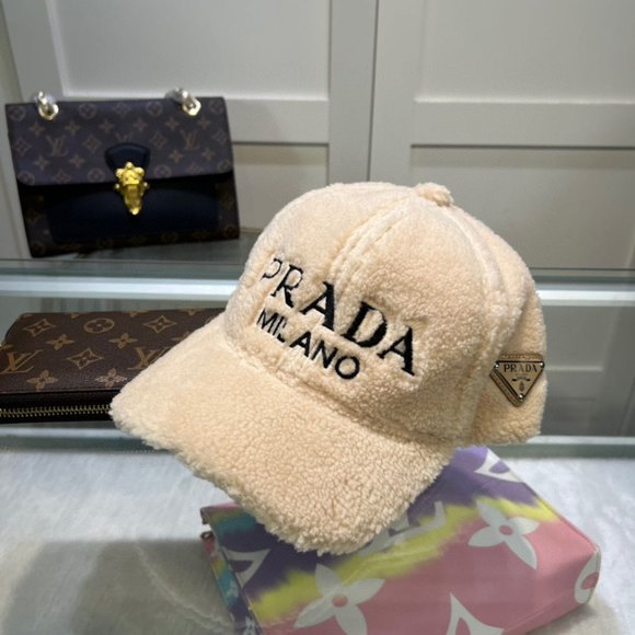 ?✨AUTHENTIC✨?Prada hat main image 4